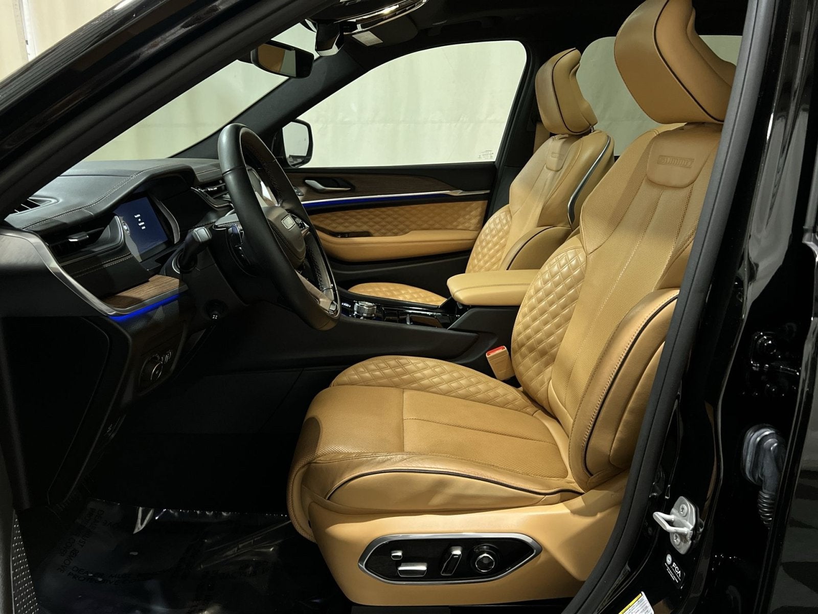 2022 Jeep Grand Cherokee Summit