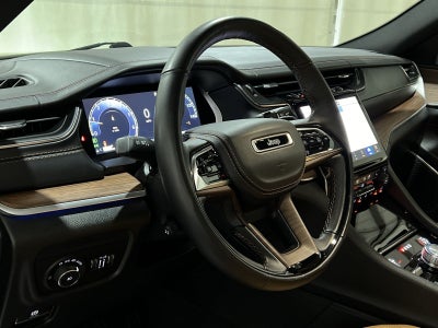 2022 Jeep Grand Cherokee Summit