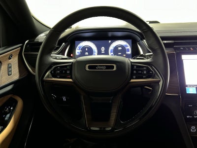 2022 Jeep Grand Cherokee Summit