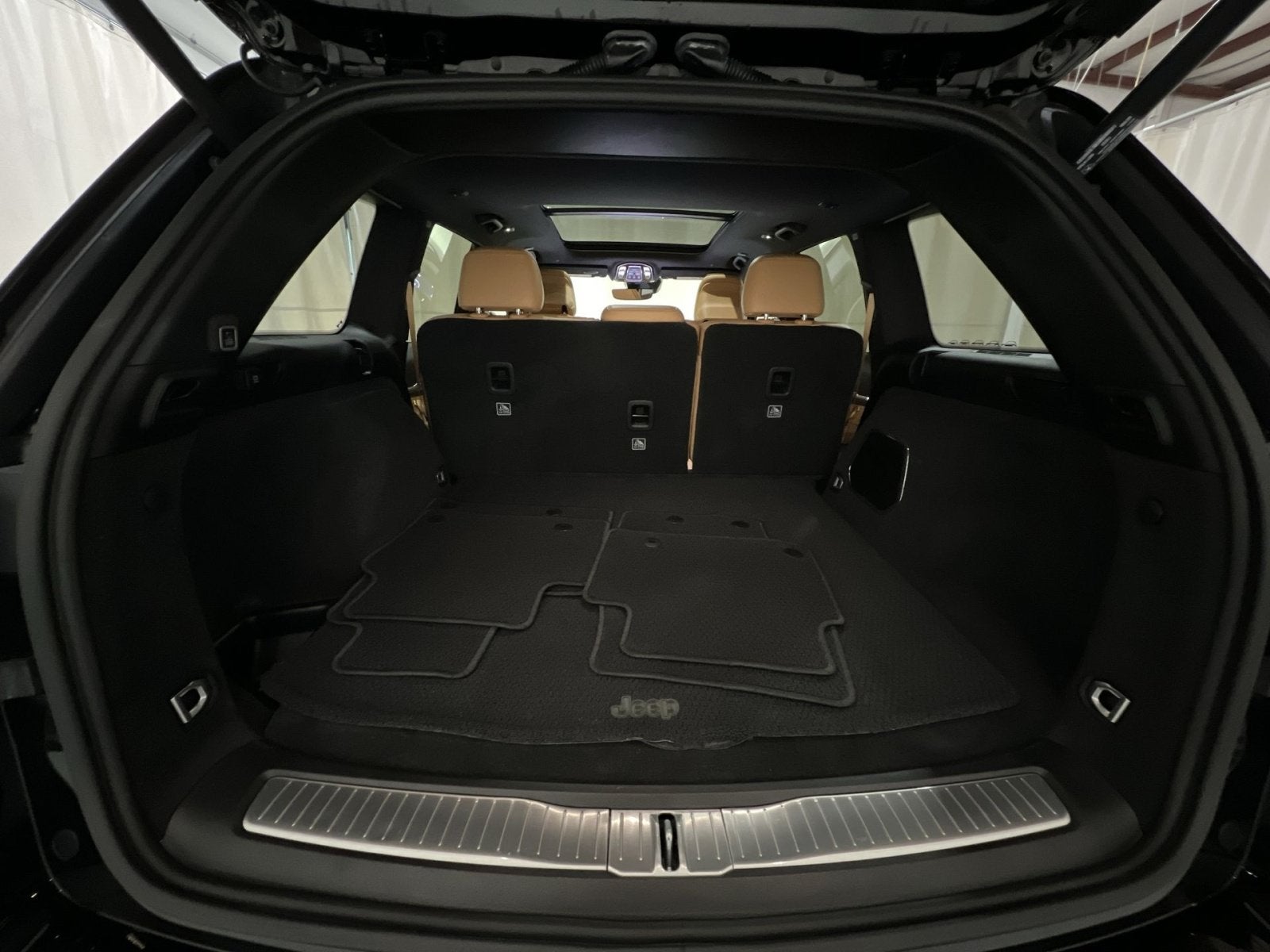 2022 Jeep Grand Cherokee Summit