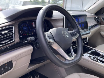 2025 Volkswagen Atlas 2.0T SEL Premium R-Line