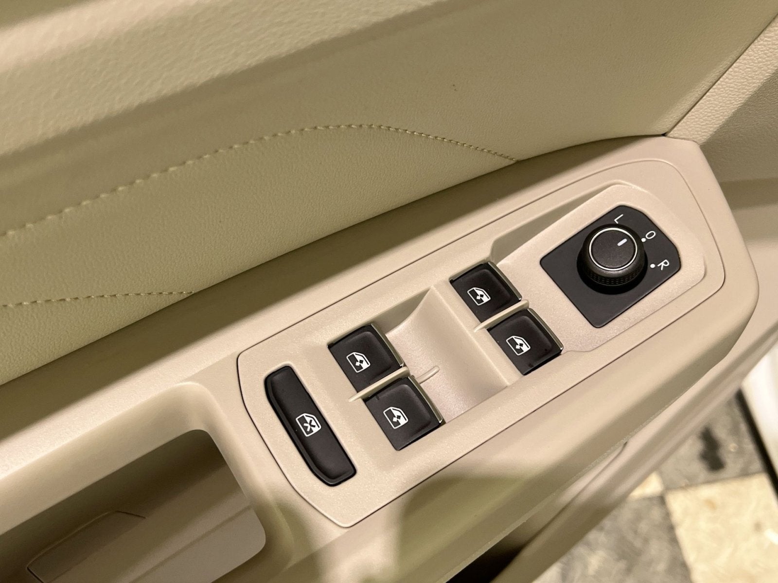 2021 Volkswagen Atlas 3.6L V6 SE w/Technology