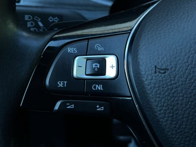 2022 Volkswagen Passat 2.0T R-Line