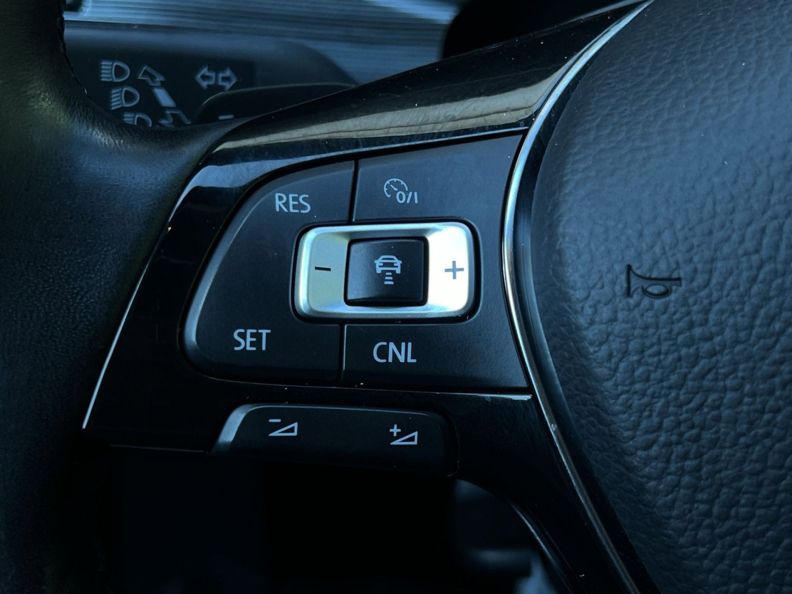 2022 Volkswagen Passat 2.0T R-Line