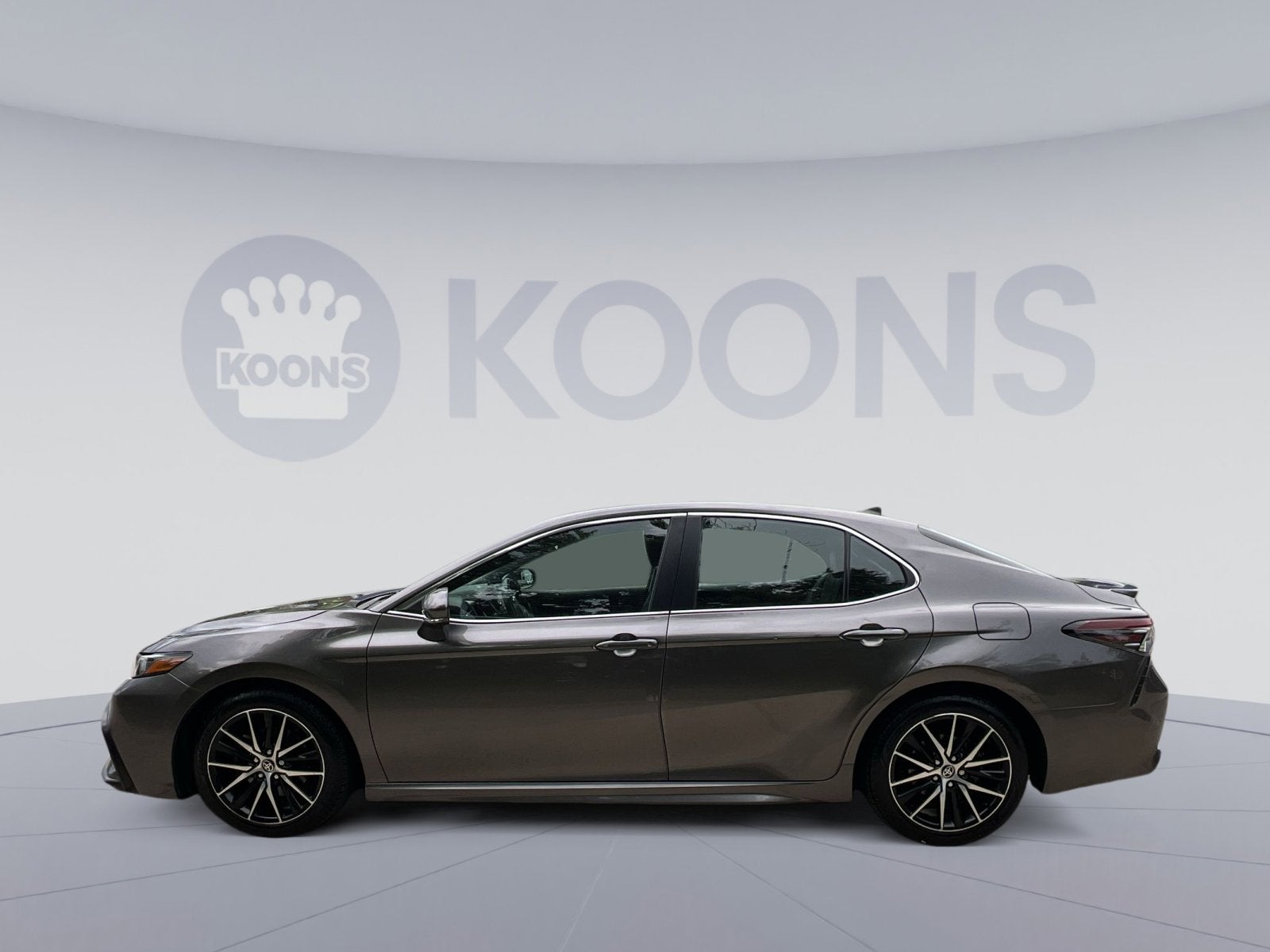 2024 Toyota Camry Hybrid SE