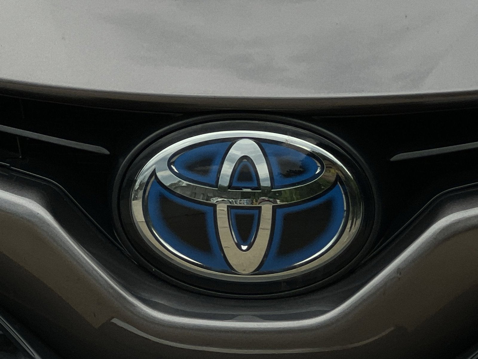 2024 Toyota Camry Hybrid SE