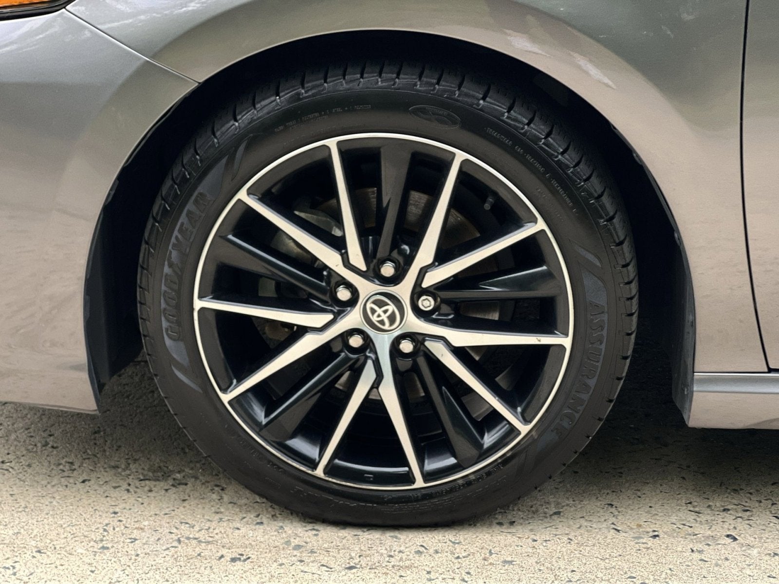 2024 Toyota Camry Hybrid SE