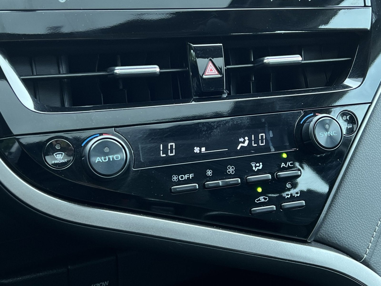 2024 Toyota Camry Hybrid SE