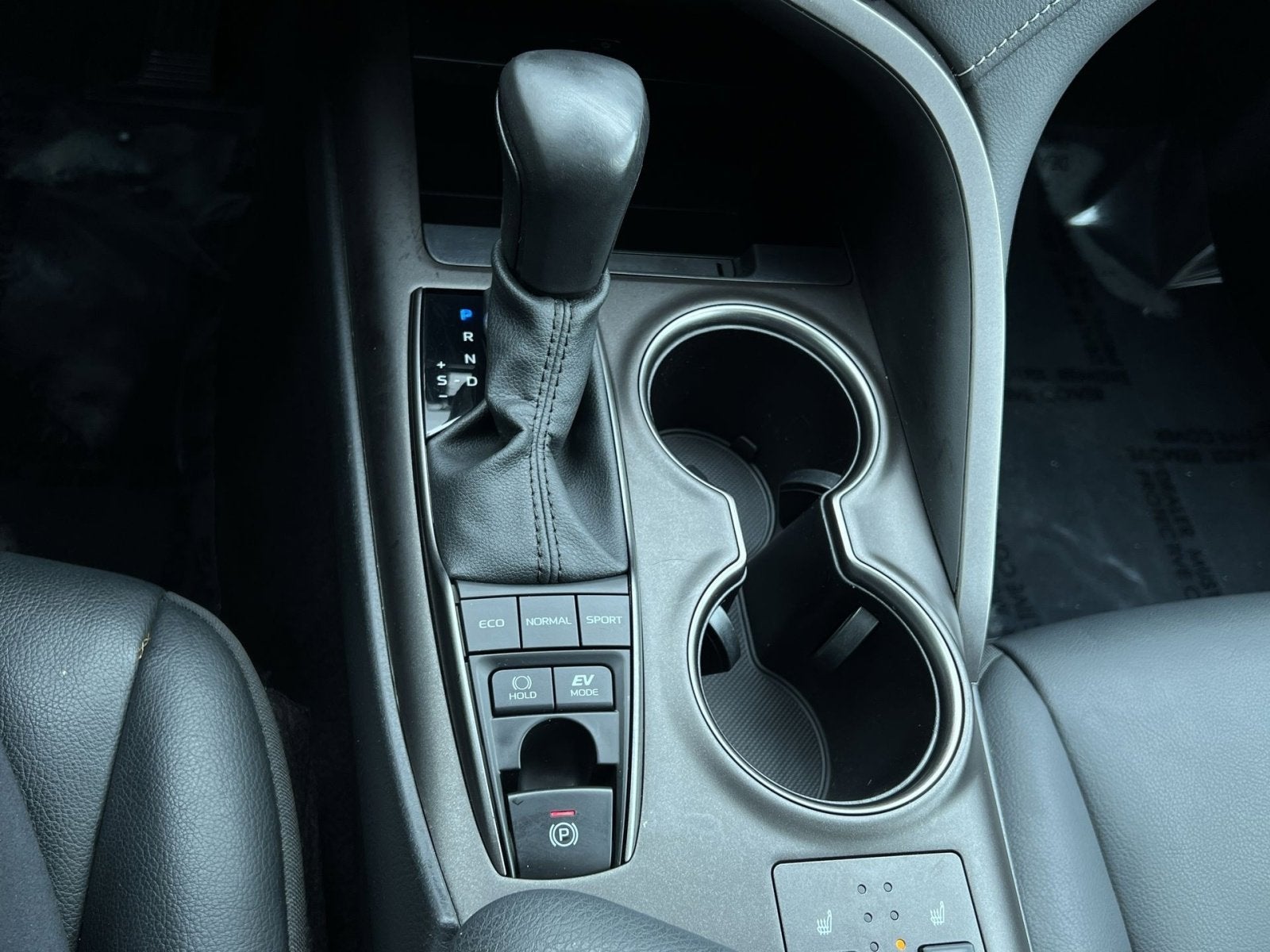 2024 Toyota Camry Hybrid SE