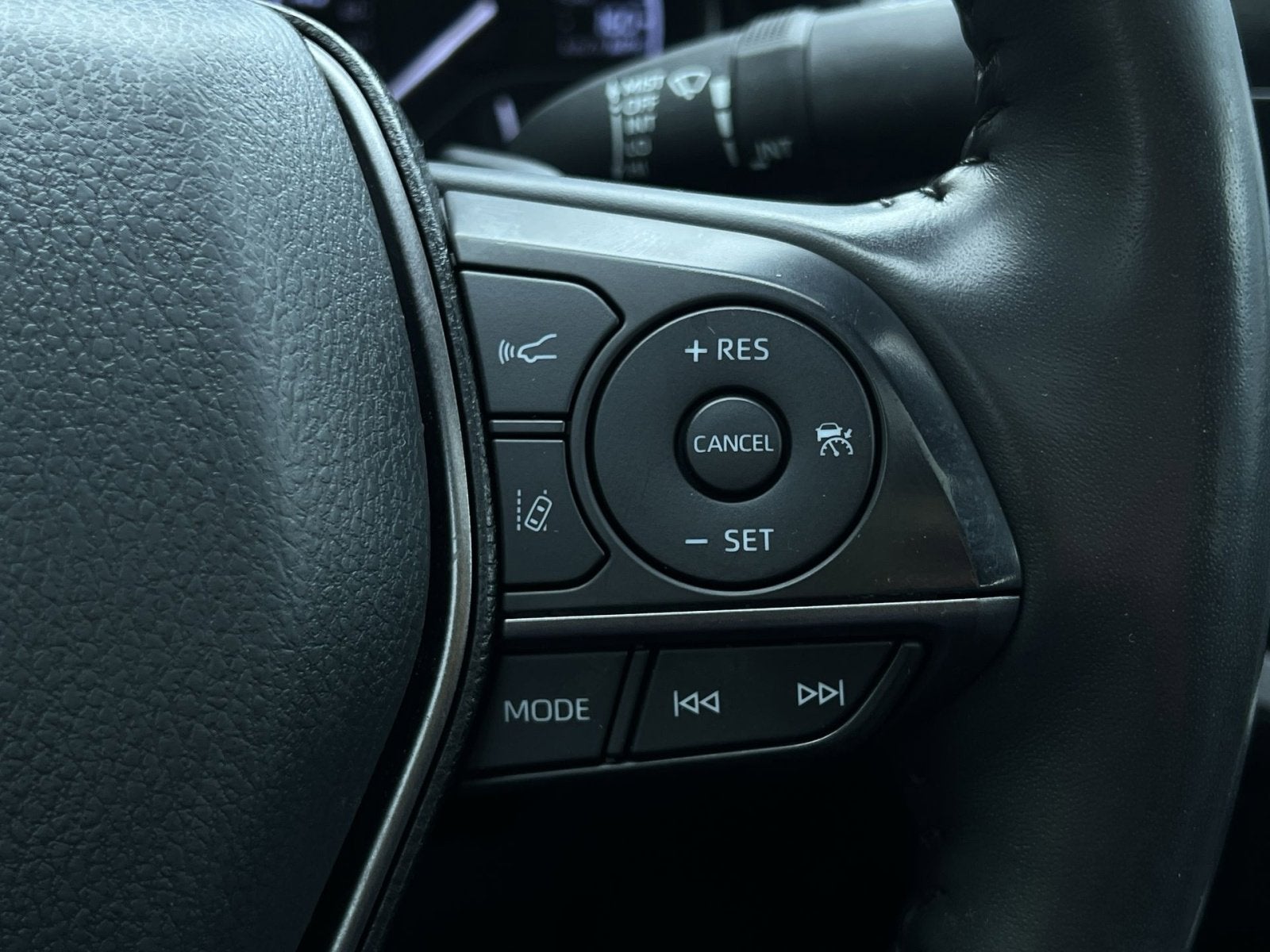 2024 Toyota Camry Hybrid SE