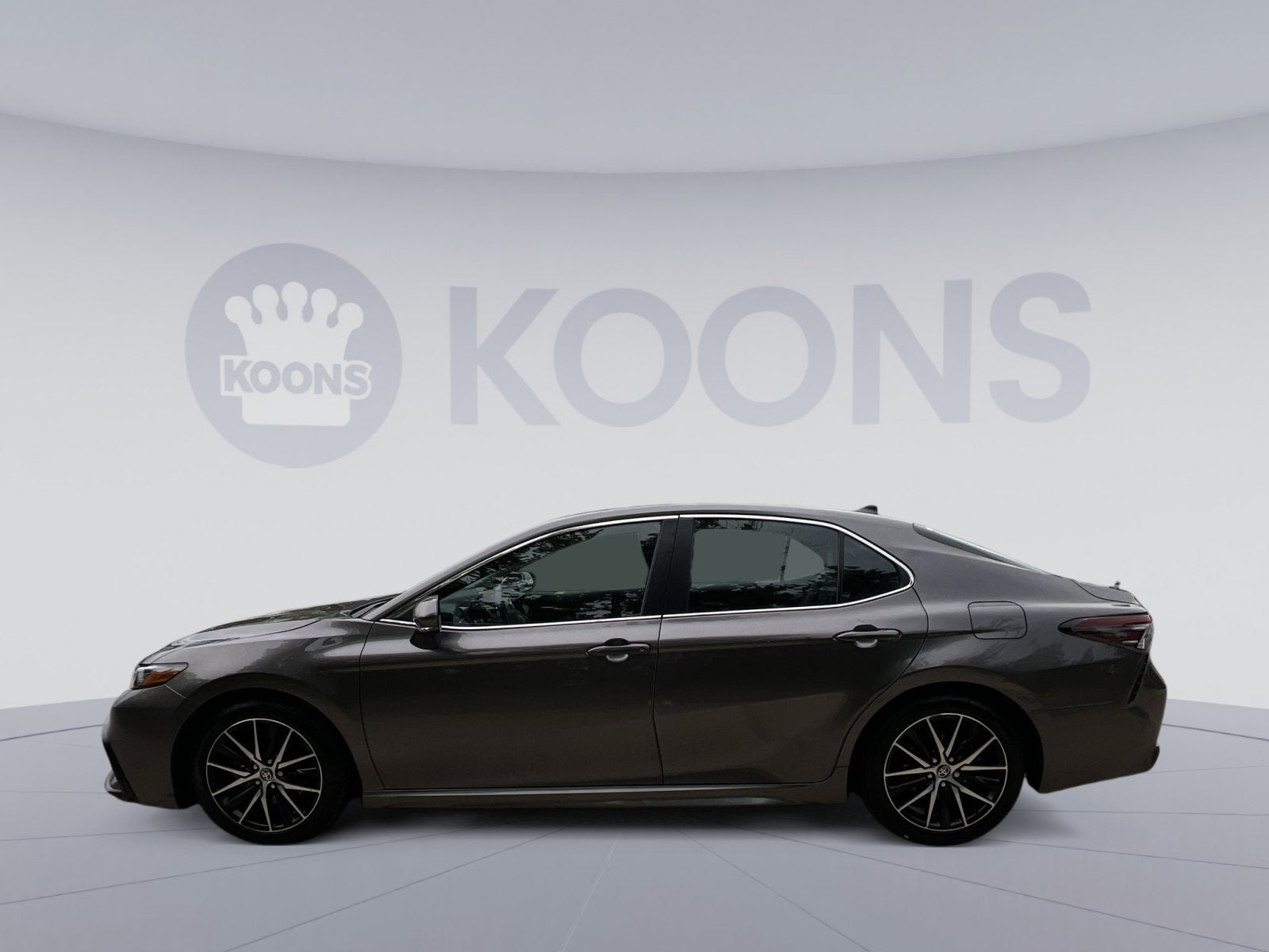 2024 Toyota Camry Hybrid SE
