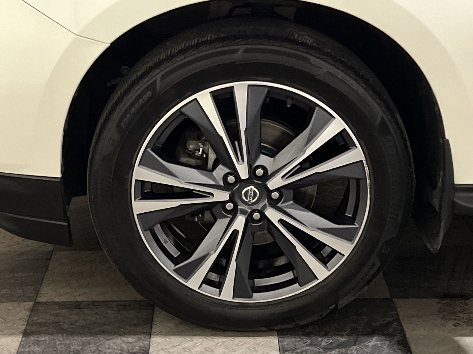 2020 Nissan Pathfinder Platinum
