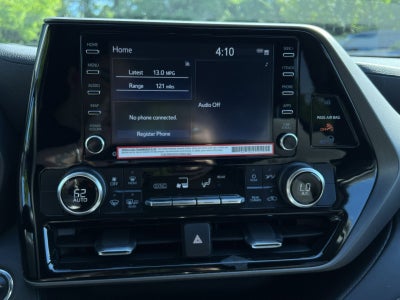 2022 Toyota Highlander LE