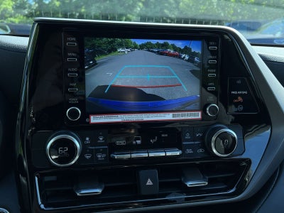 2022 Toyota Highlander LE