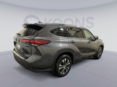 2022 Toyota Highlander Hybrid XLE