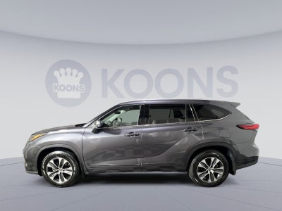 2022 Toyota Highlander Hybrid XLE