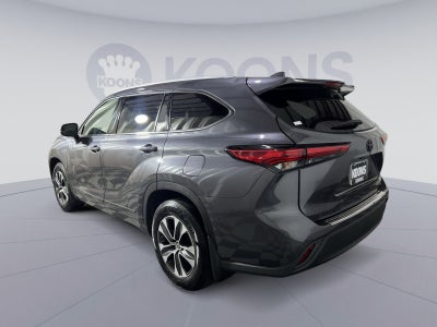 2022 Toyota Highlander Hybrid XLE