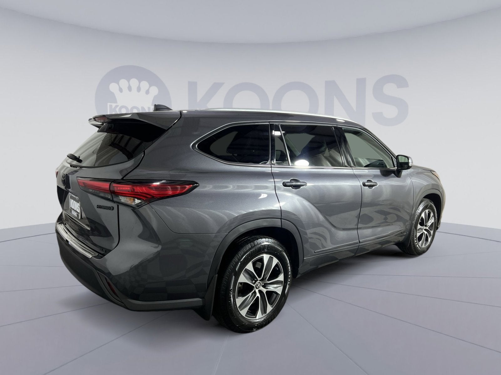 2022 Toyota Highlander Hybrid XLE
