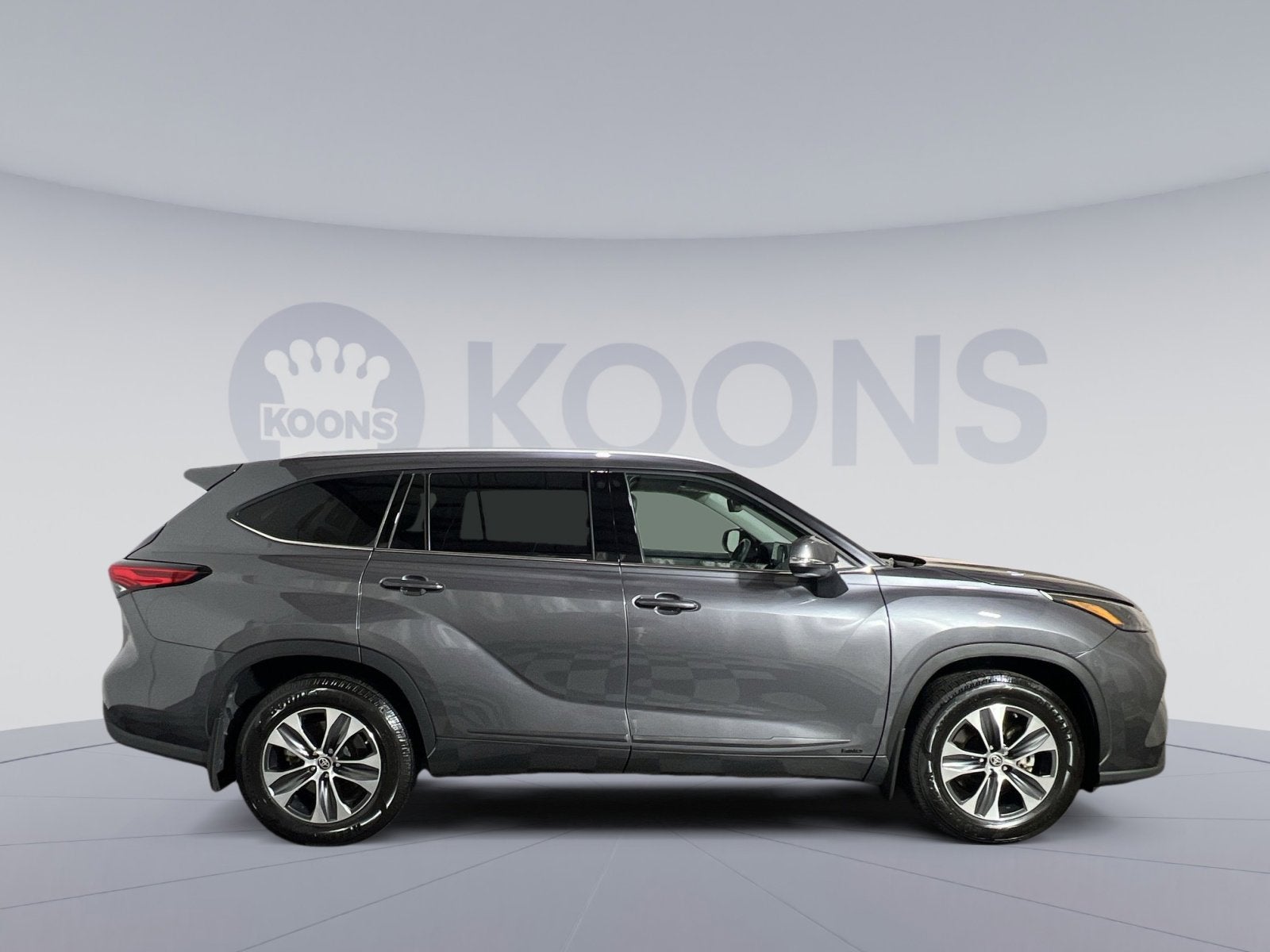 2022 Toyota Highlander Hybrid XLE
