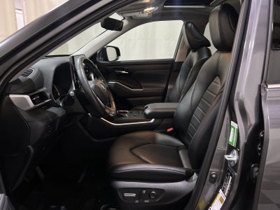 2022 Toyota Highlander Hybrid XLE