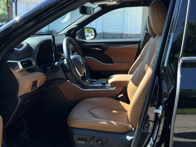 2023 Toyota Highlander Platinum