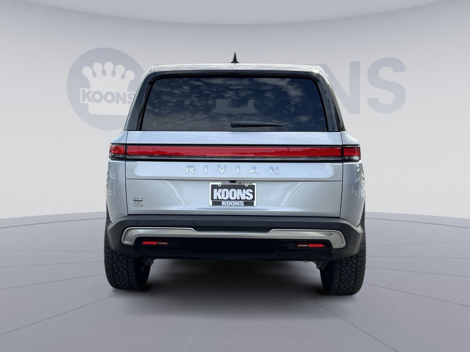 2026 Rivian R1S Base