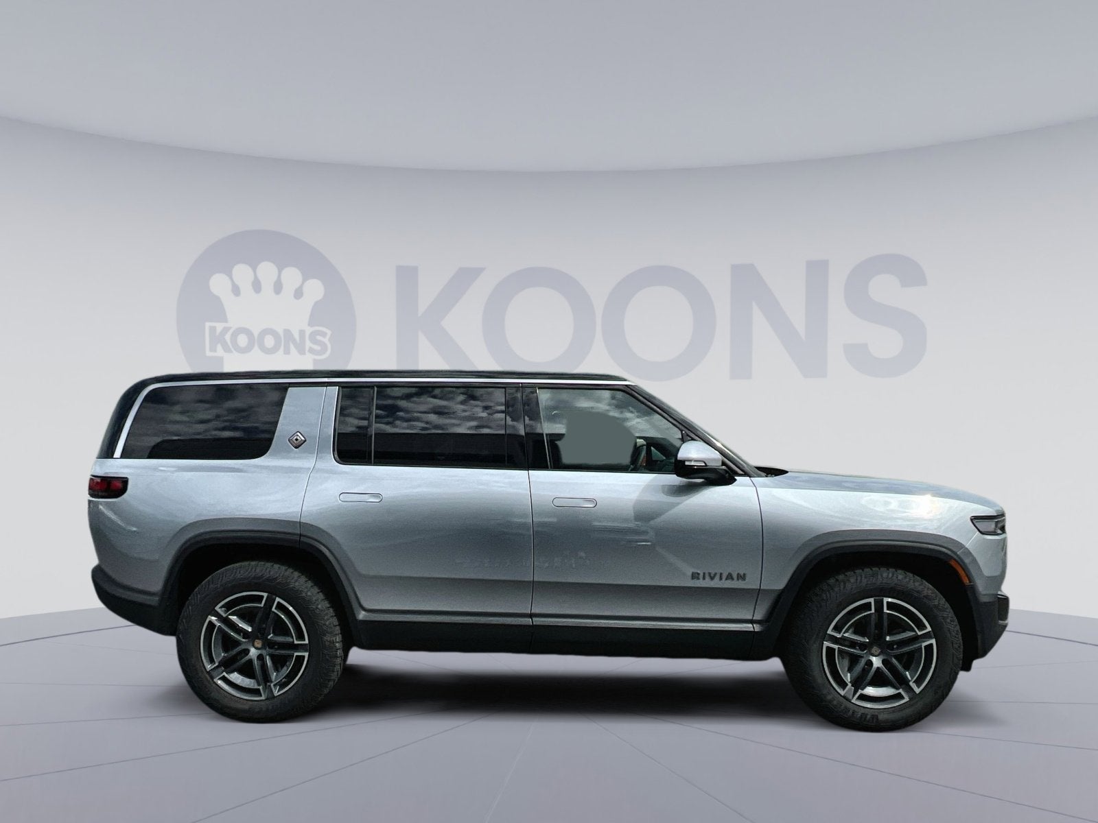 2026 Rivian R1S Base