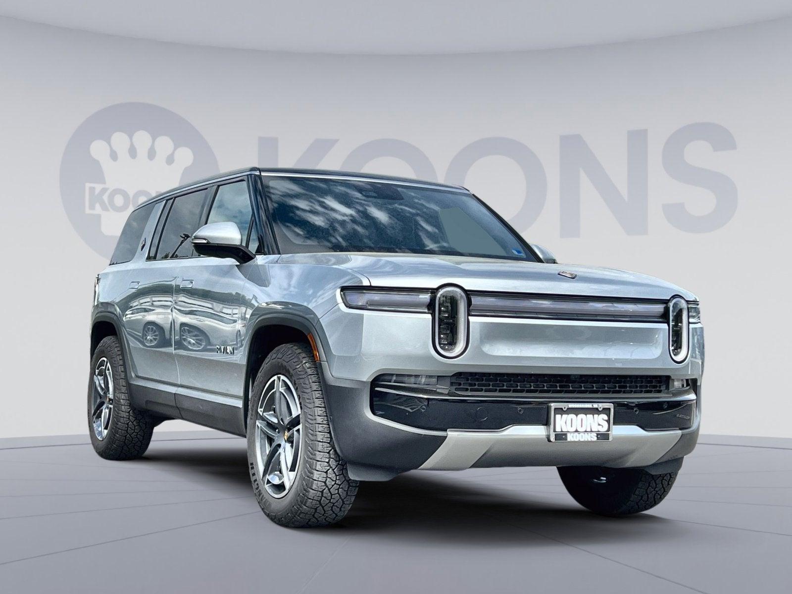 2026 Rivian R1S Base