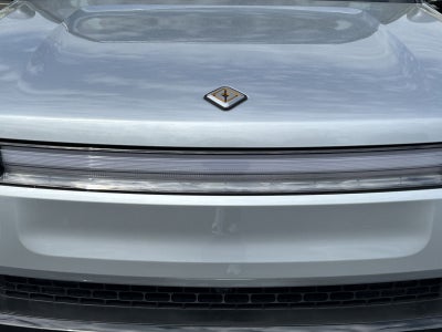 2026 Rivian R1S Base