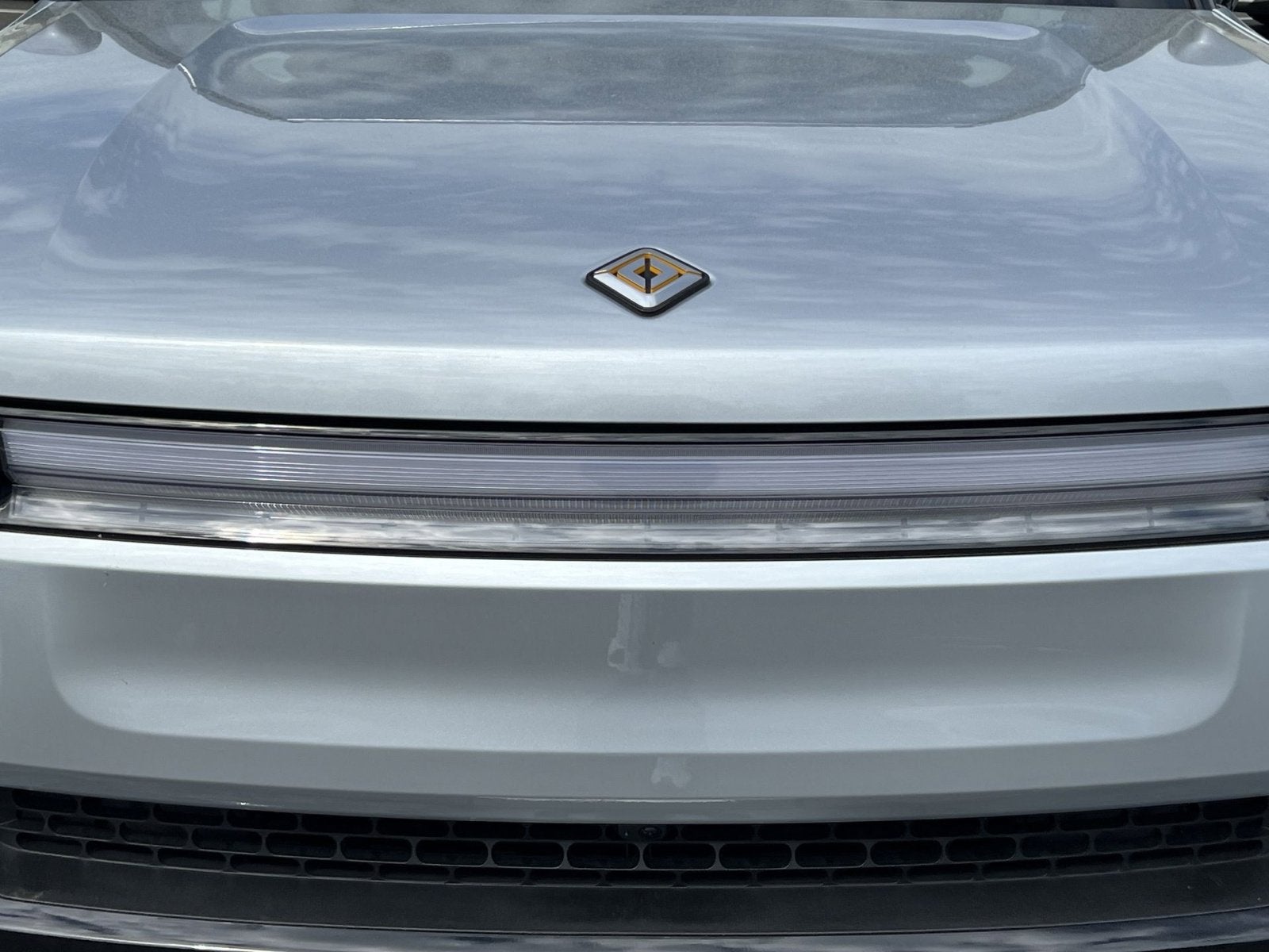 2026 Rivian R1S Base