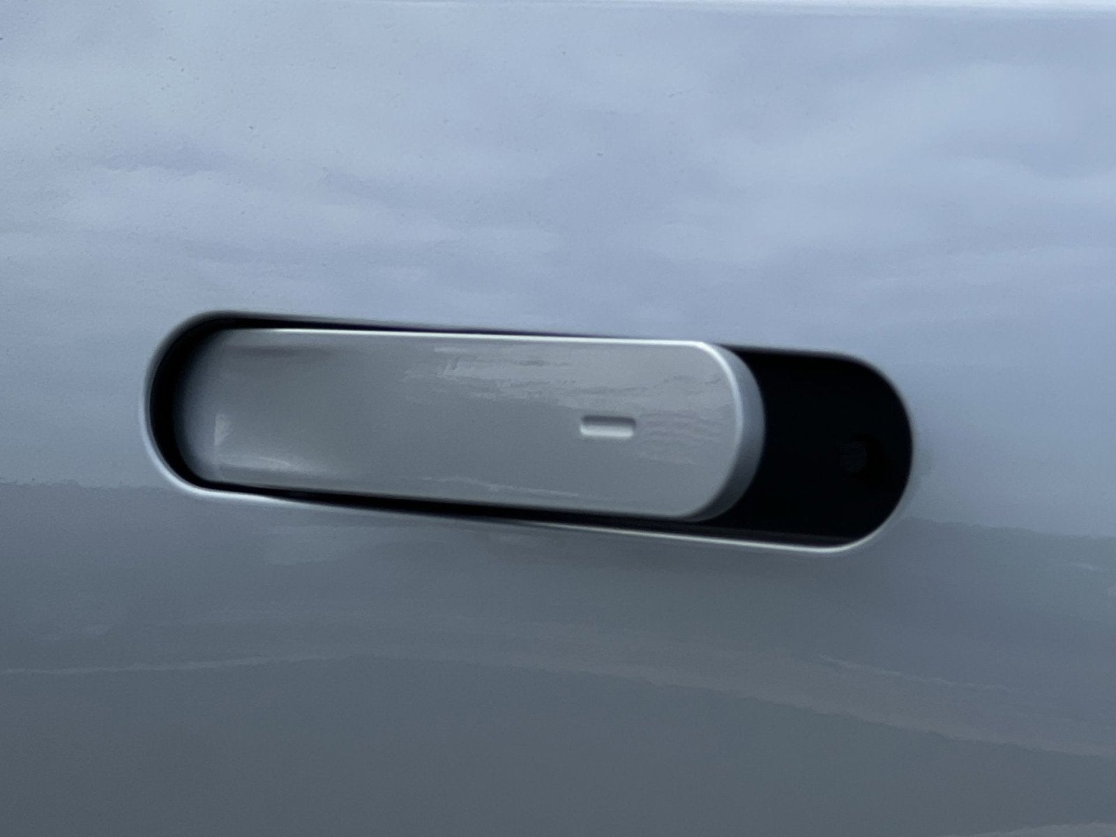 2026 Rivian R1S Base