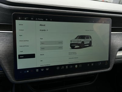 2026 Rivian R1S Base