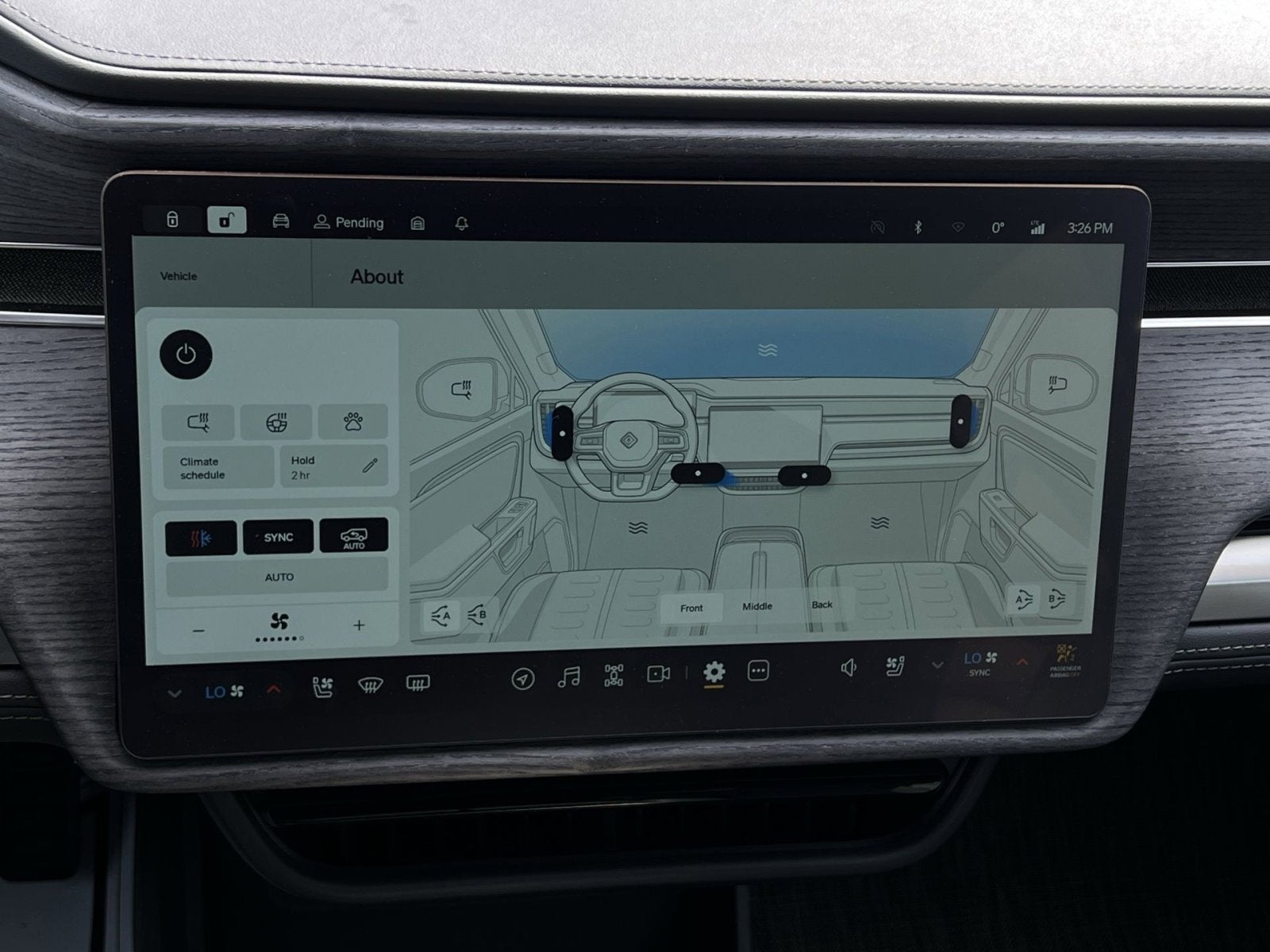 2026 Rivian R1S Base