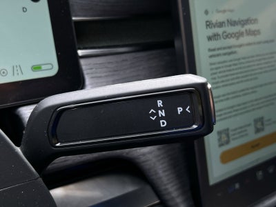 2026 Rivian R1S Base