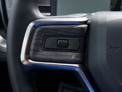 2026 Rivian R1S Base