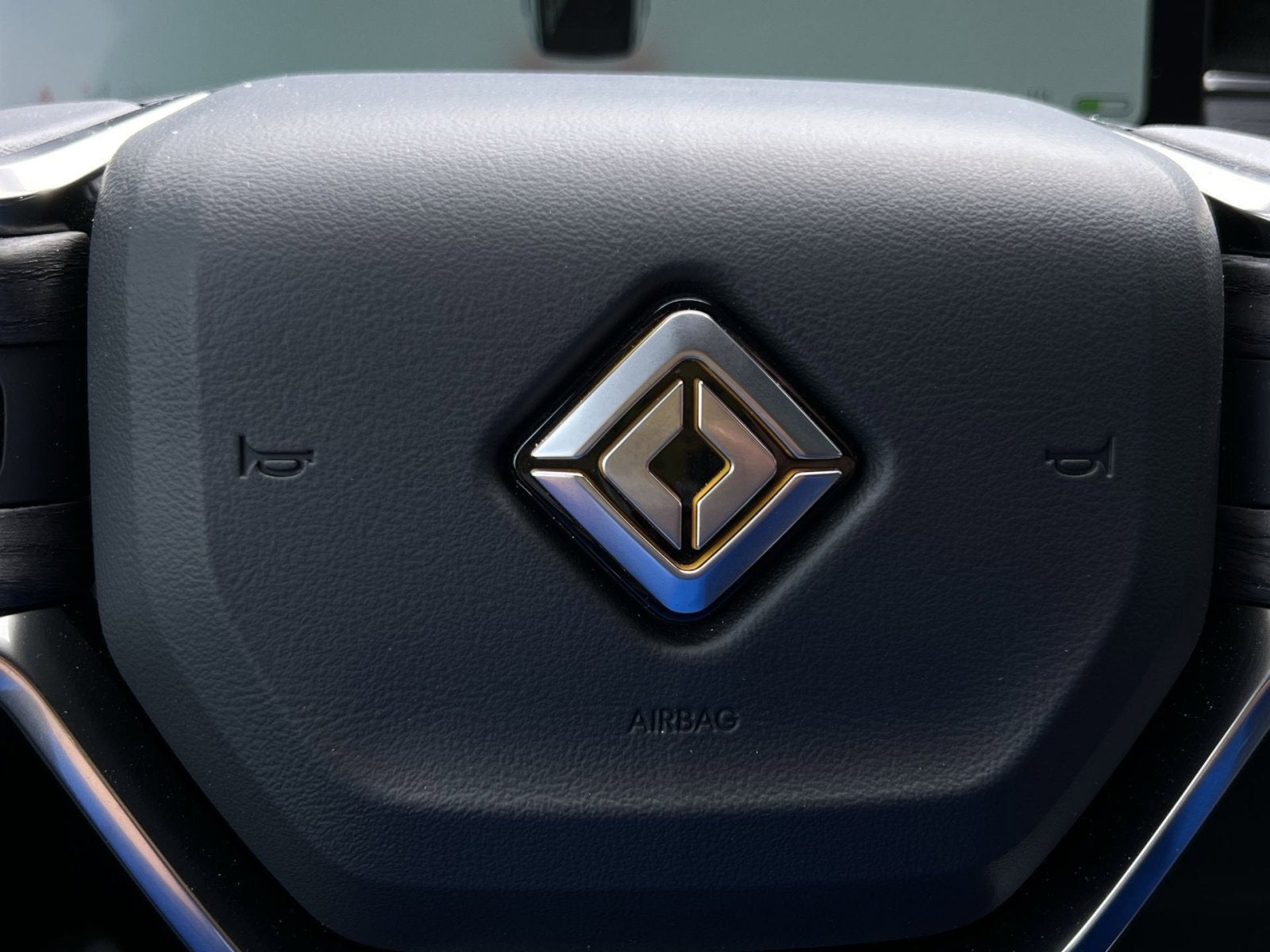 2026 Rivian R1S Base