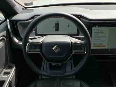 2026 Rivian R1S Base