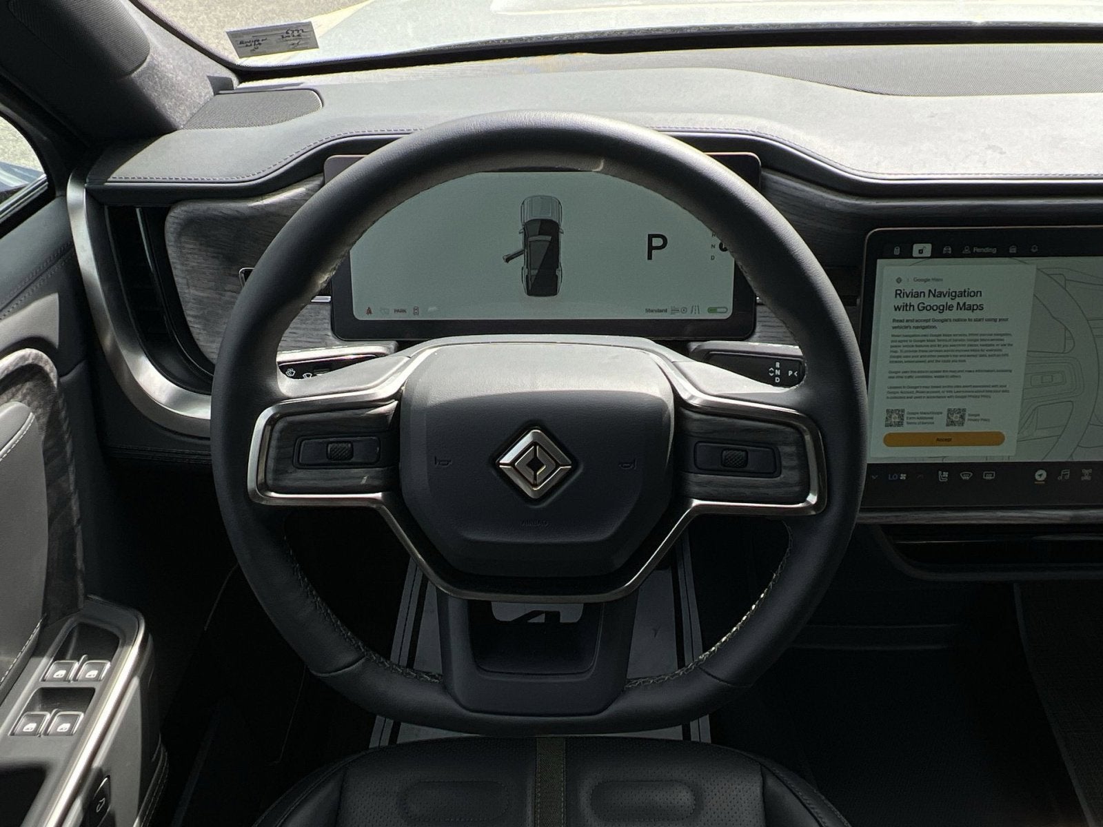 2026 Rivian R1S Base