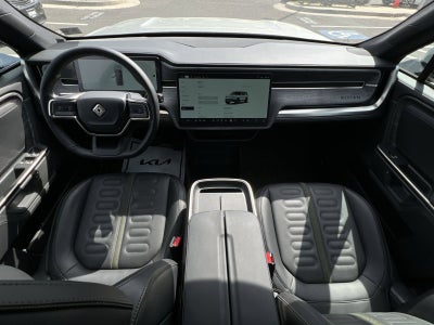 2026 Rivian R1S Base