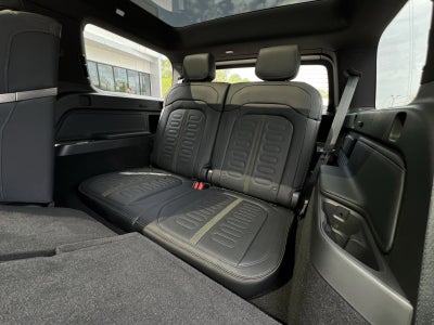 2026 Rivian R1S Base