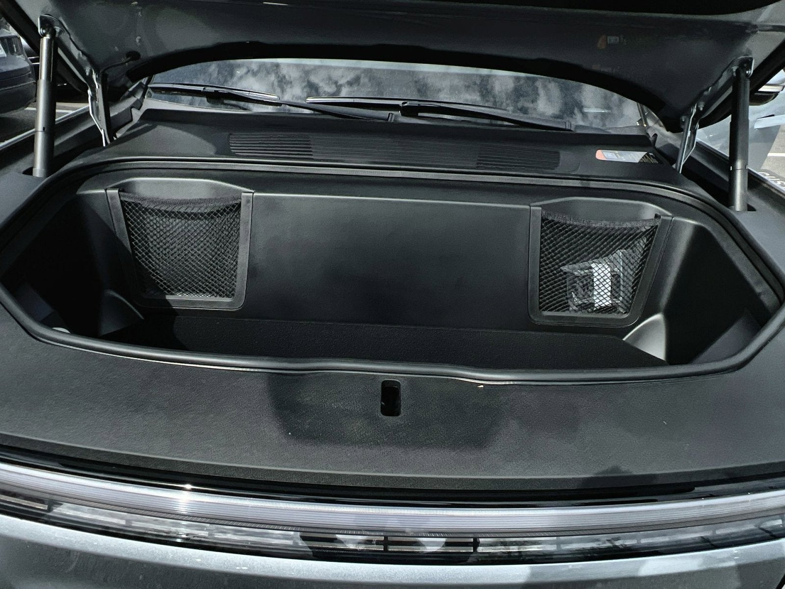 2026 Rivian R1S Base