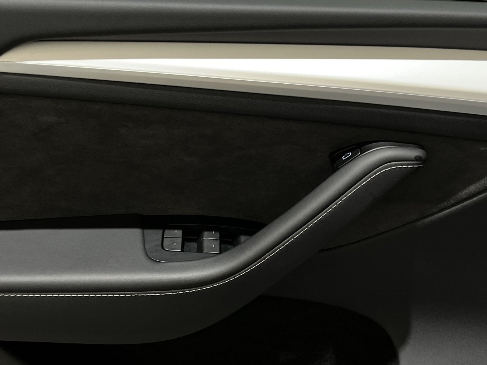 2024 Tesla Model Y Performance