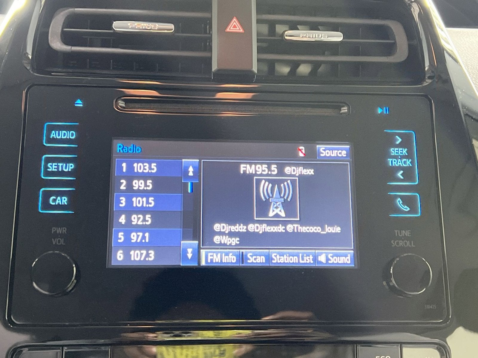 2019 Toyota Prius LE