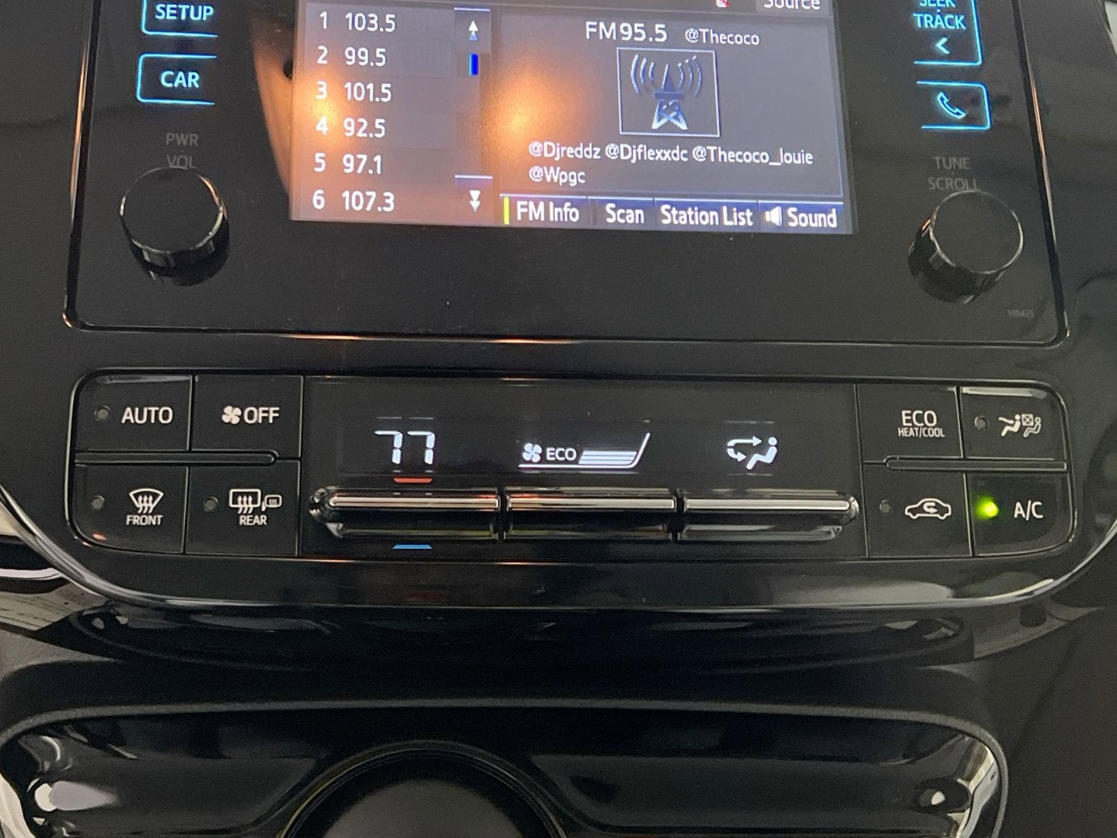 2019 Toyota Prius LE