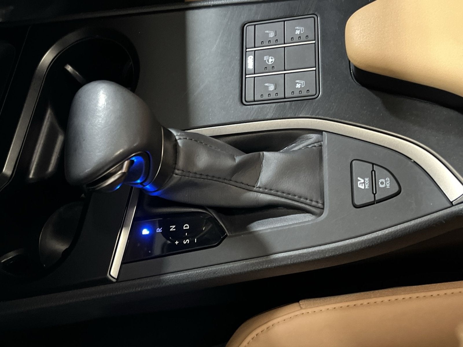 2024 Lexus UX 250h Premium