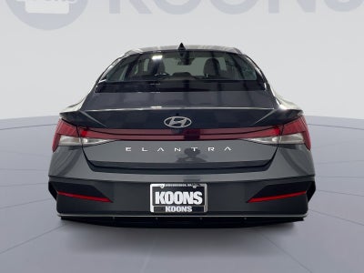 2024 Hyundai Elantra SE