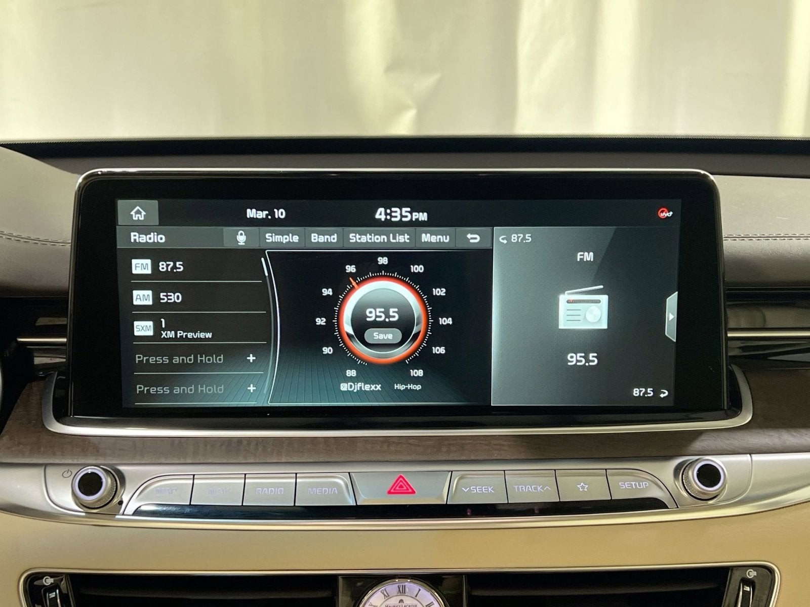 2020 Kia K900 Luxury