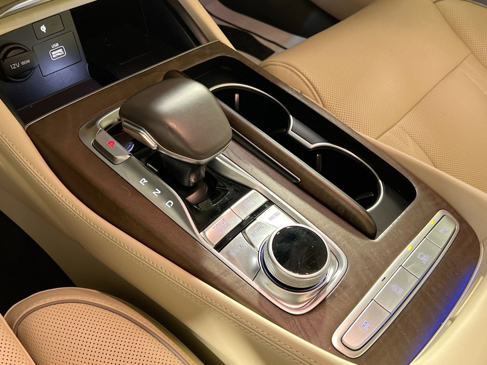 2020 Kia K900 Luxury