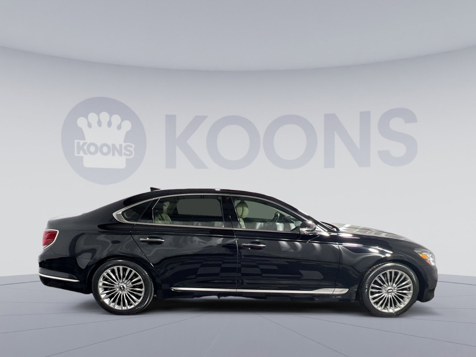 2020 Kia K900 Luxury