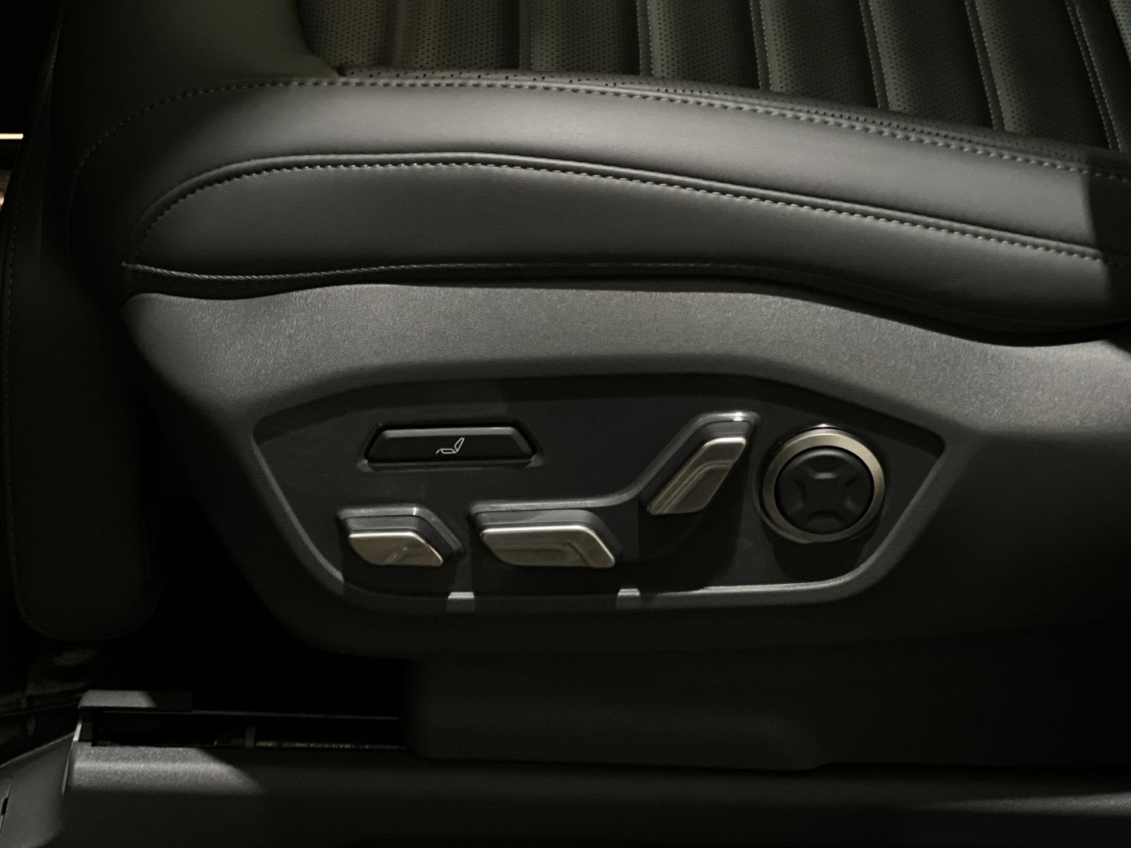 2024 Kia EV9 Land
